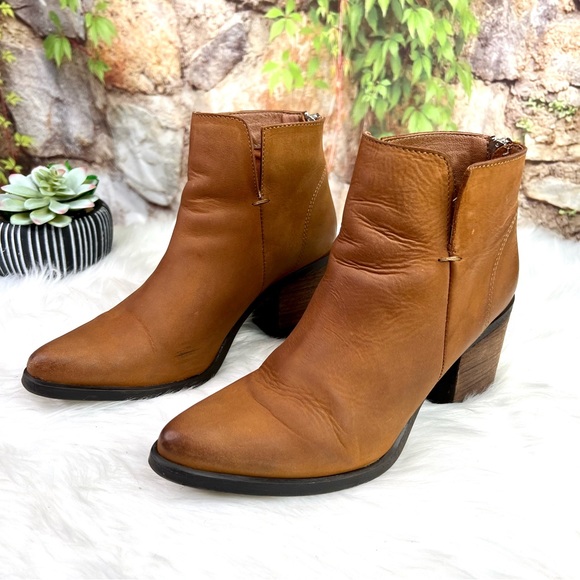 STEVE MADDEN Pawel Tan Block Heel Ankle Boots, 8M - Picture 2 of 13